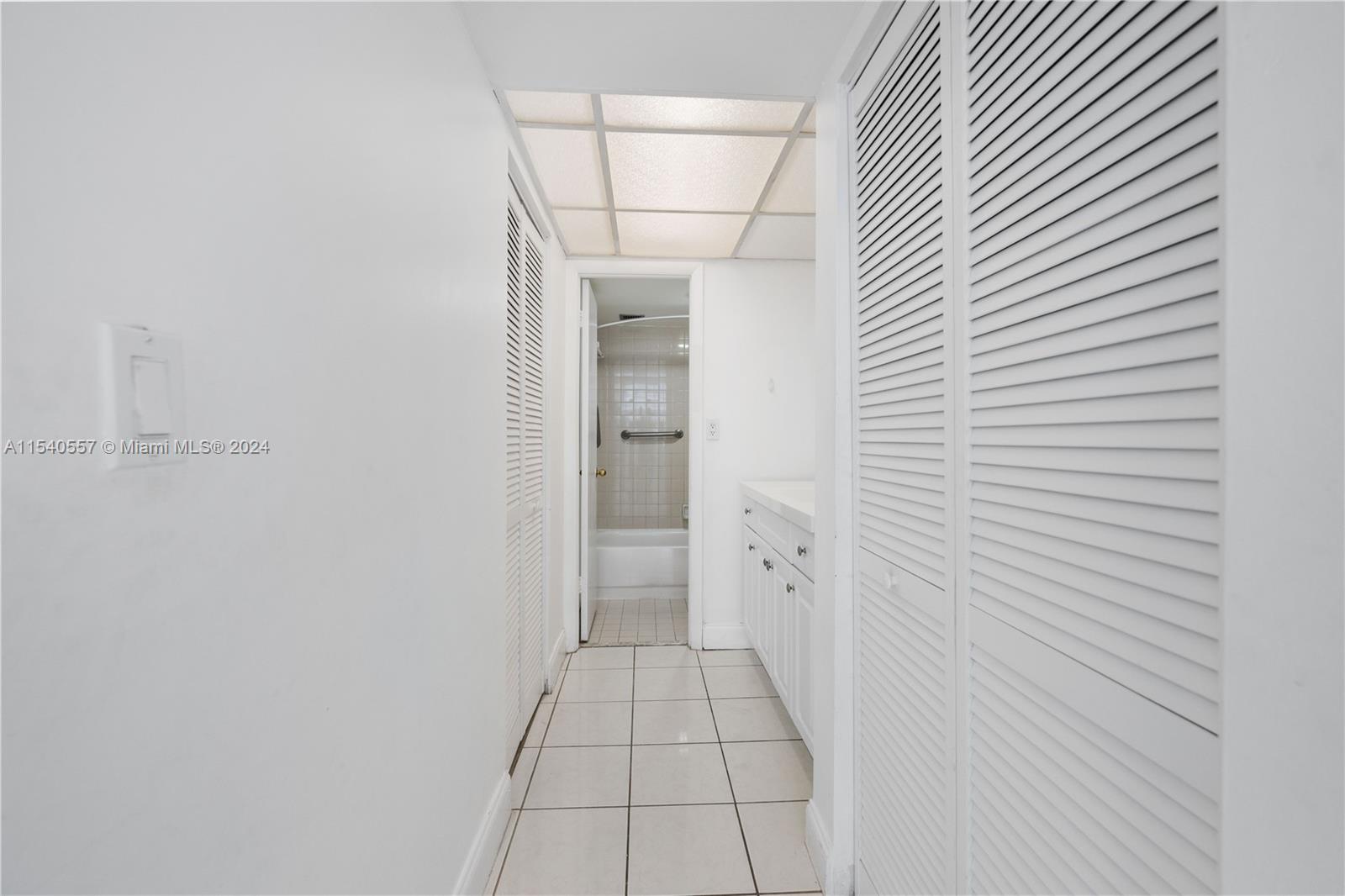 GATEWAY HOUSE CONDO - SOU - Residential Lease