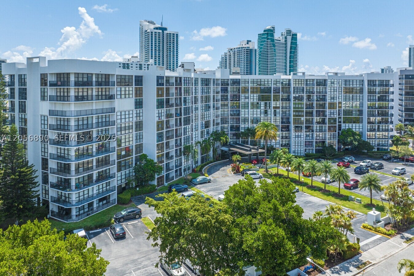 800 Parkview Dr 410