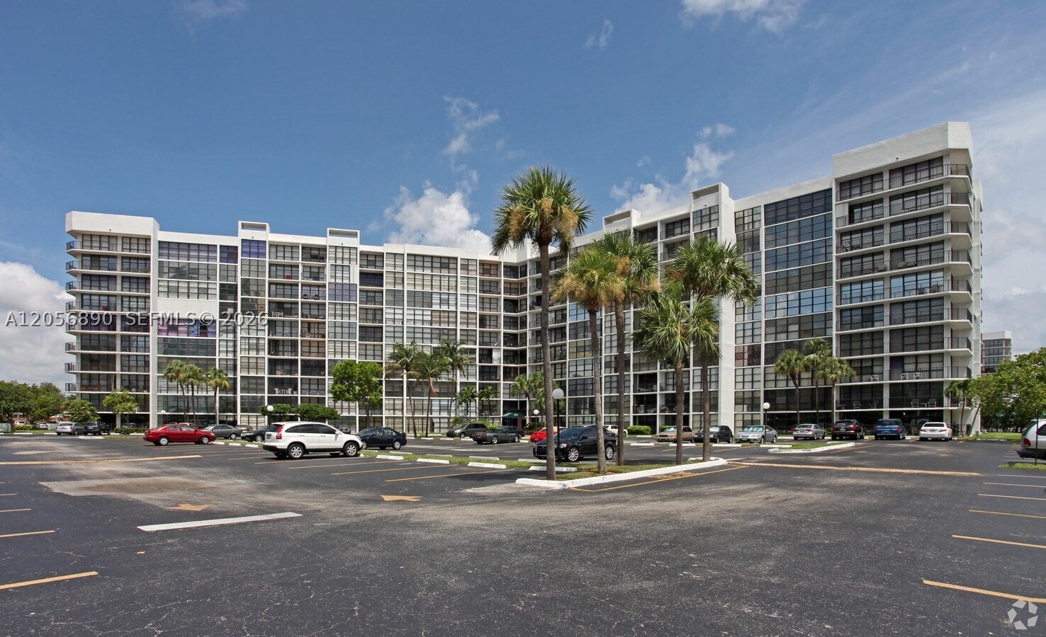 800 Parkview Dr 410