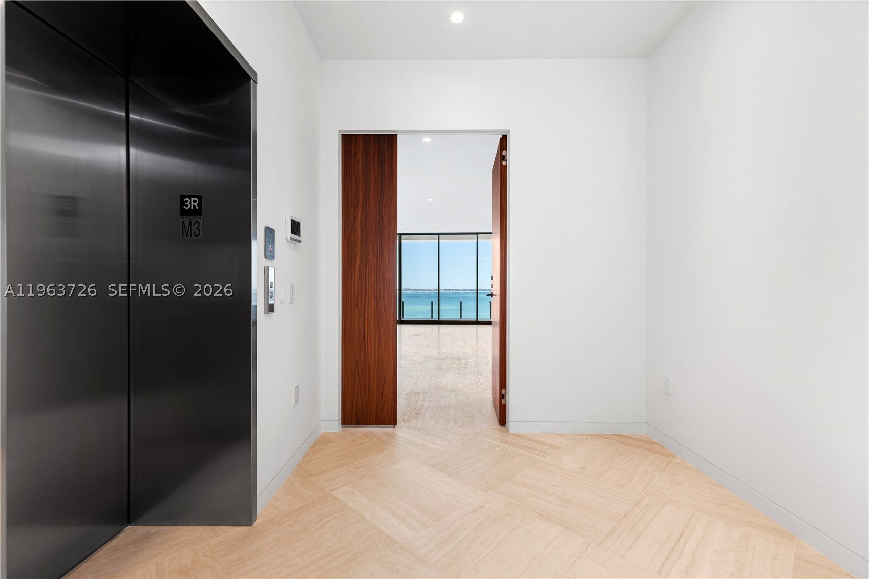 5 Grove Isle Dr M303
