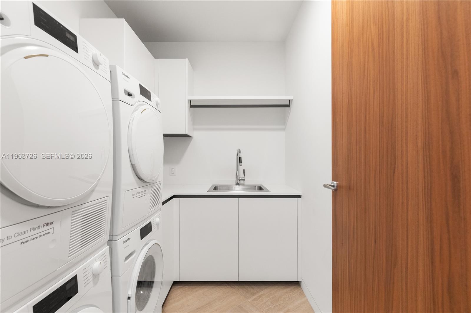 Vita Grove Isle - Residential