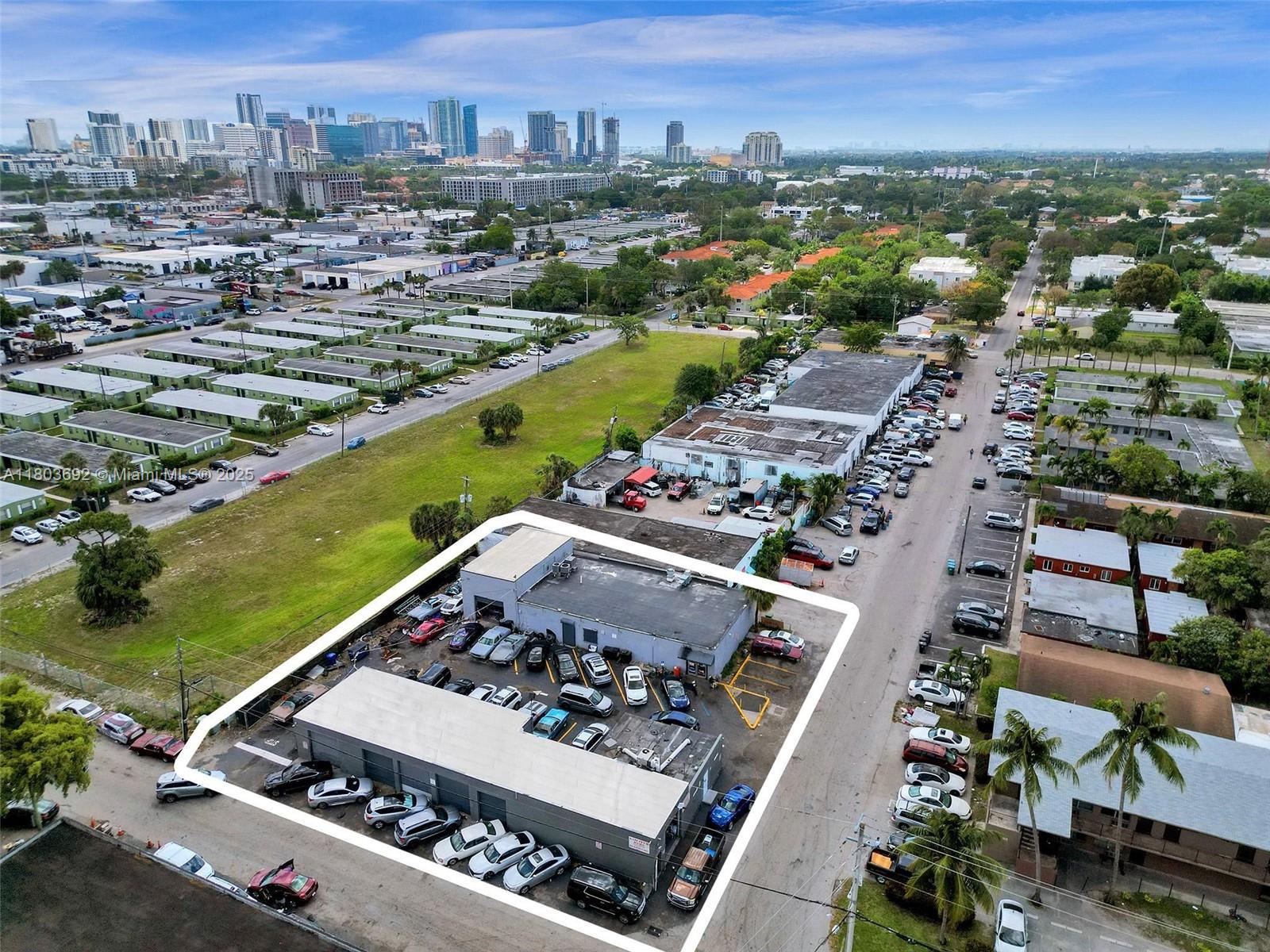 844 NW 10th Ter