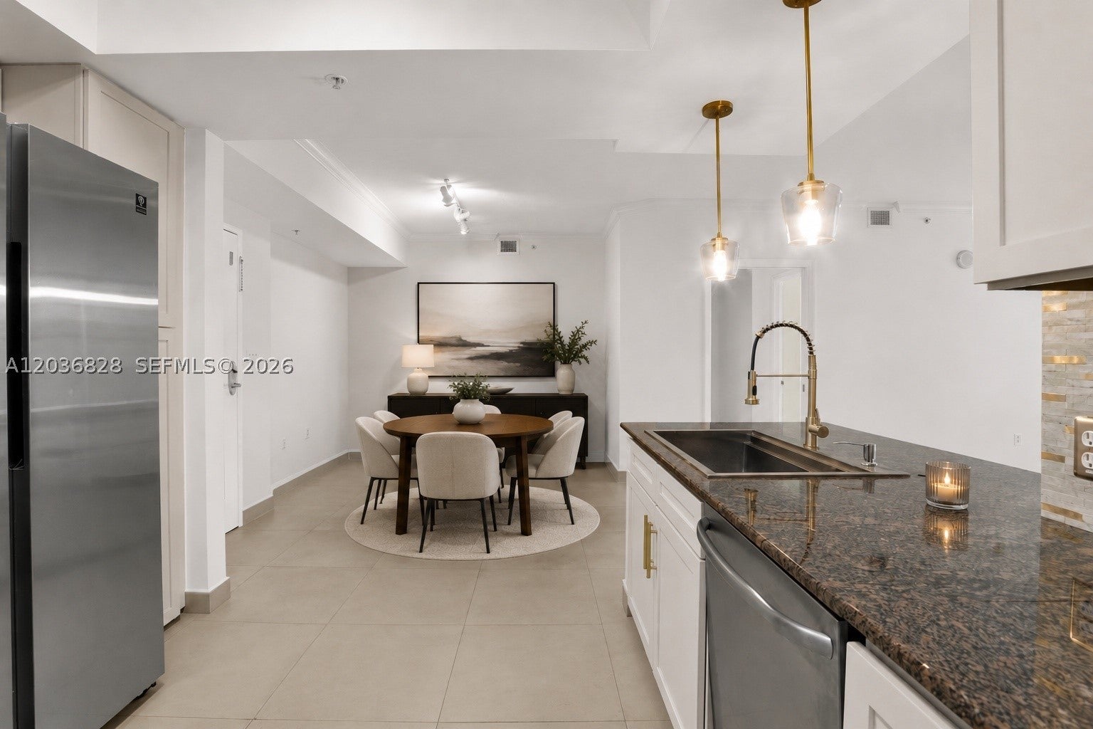 2000 N Bayshore Dr 211