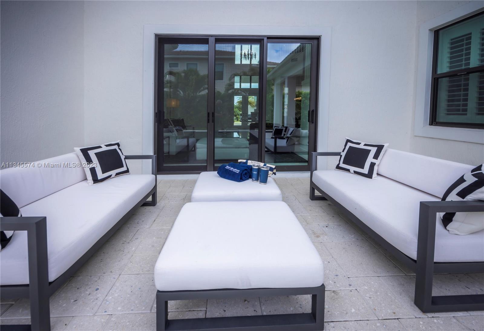 ROYAL PALM POLO PLAT - Residential