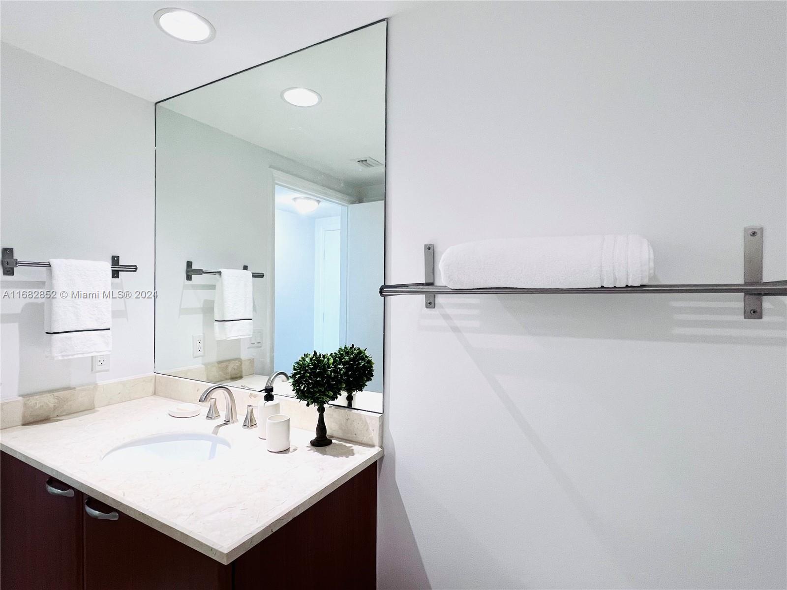 THE PENINSULA II CONDO - Residential Lease