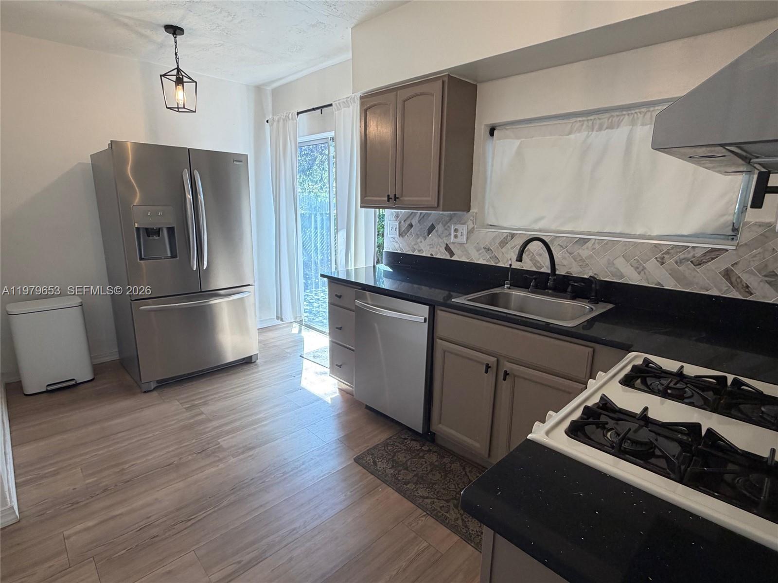 SUNRISE GOLF VILLAGE SEC - Residential