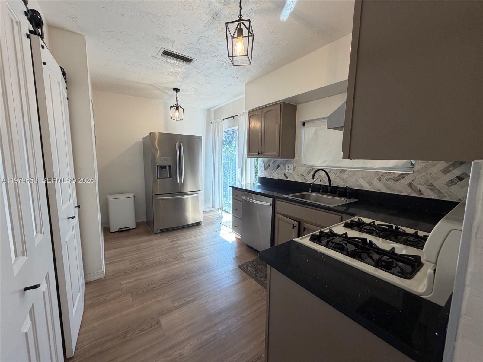 SUNRISE GOLF VILLAGE SEC - Residential