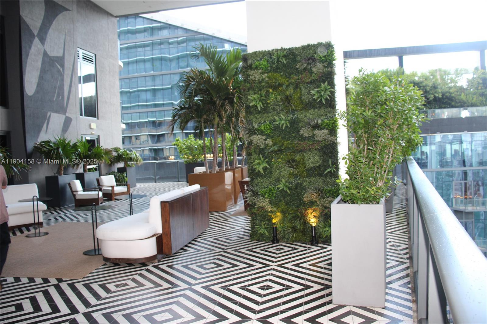 801 SMA RESIDENCES CONDO - Residential Lease