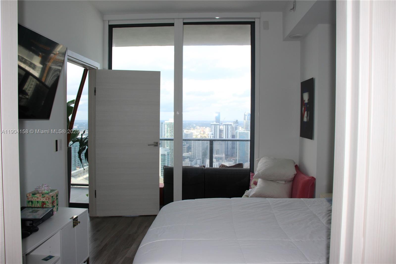 801 SMA RESIDENCES CONDO - Residential Lease