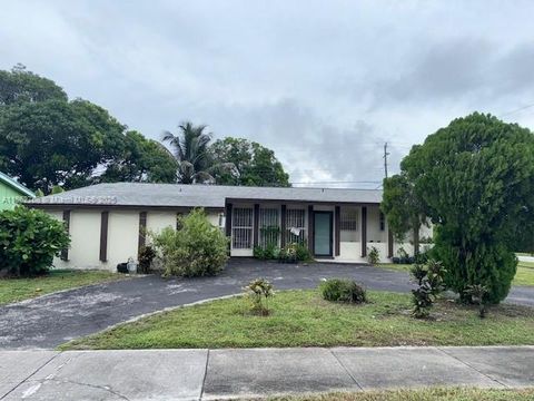 Photo of 1301 NW 175th St, Miami Gardens, FL 33169 (MLS # A11862768) Photo of 1301 NW 175th St, Miami Gardens, FL 33169 (MLS # A11862768)