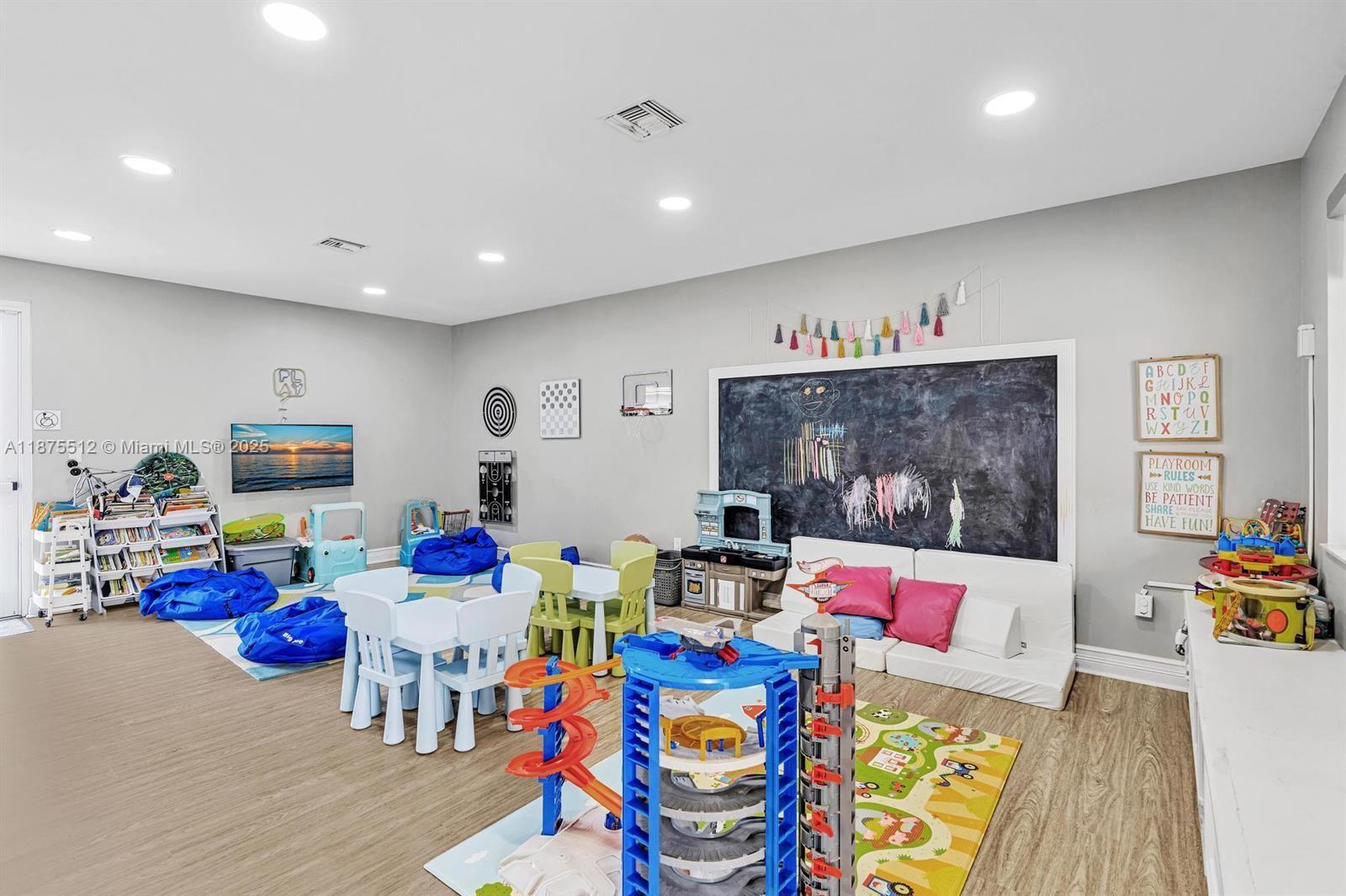 Saturnia - Residential