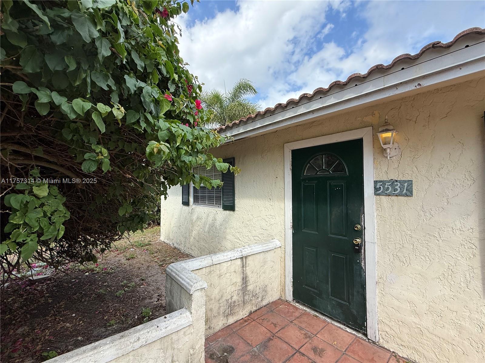 5531 NW 76th Pl