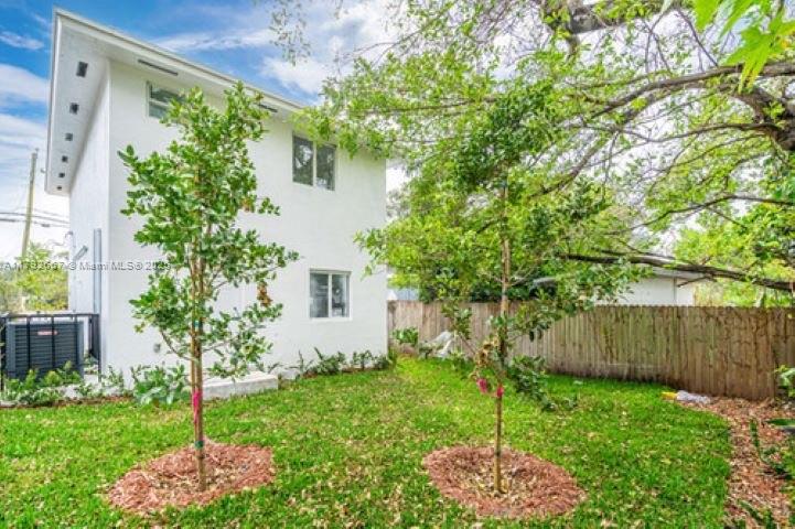 2778 NW 44th St