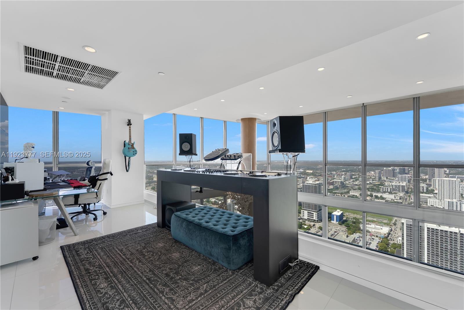 MARQUIS CONDO - Residential Lease