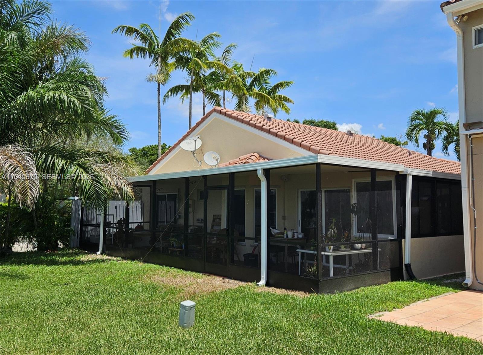 COUNTRY ISLES GARDEN HOME - Residential