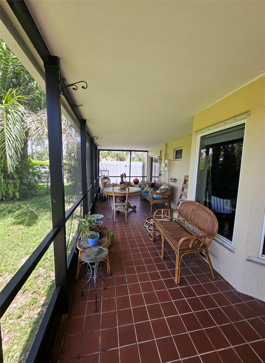 COUNTRY ISLES GARDEN HOME - Residential