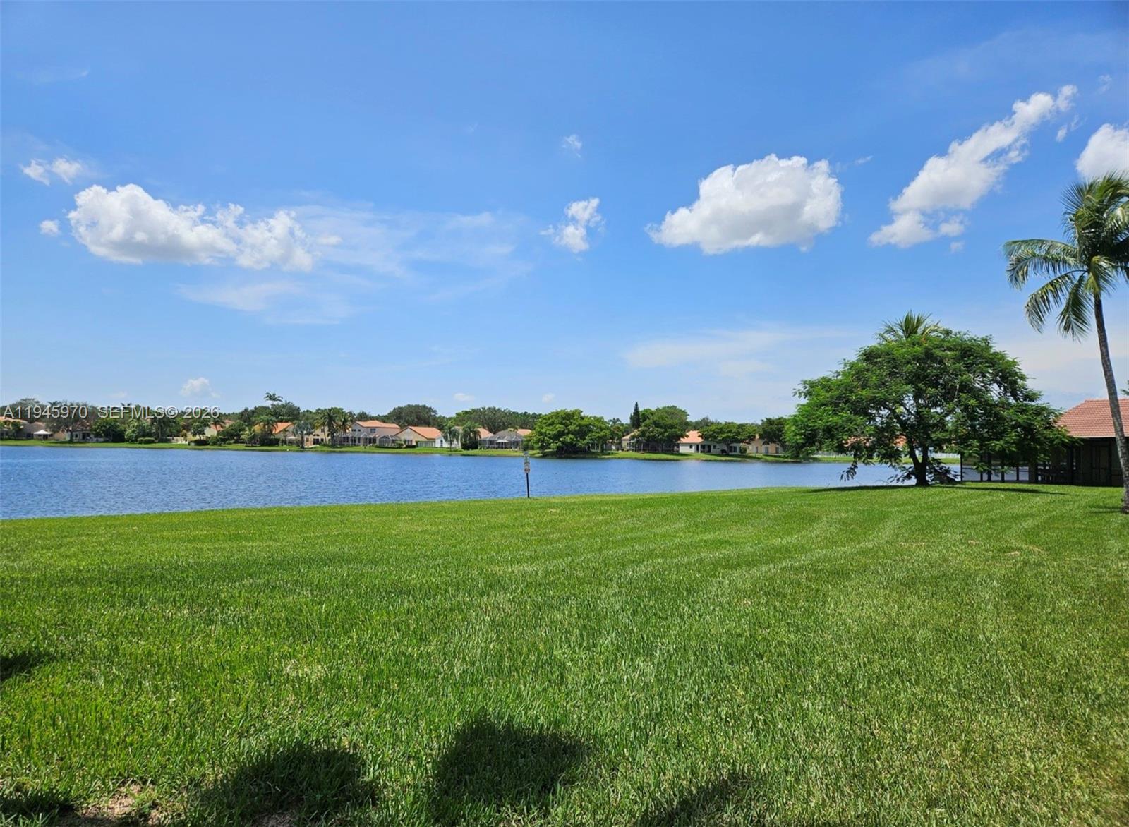 COUNTRY ISLES GARDEN HOME - Residential