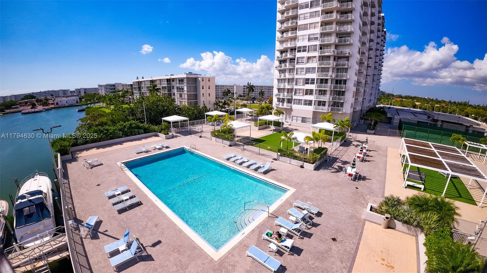 DEL PRADO MARINA - Residential