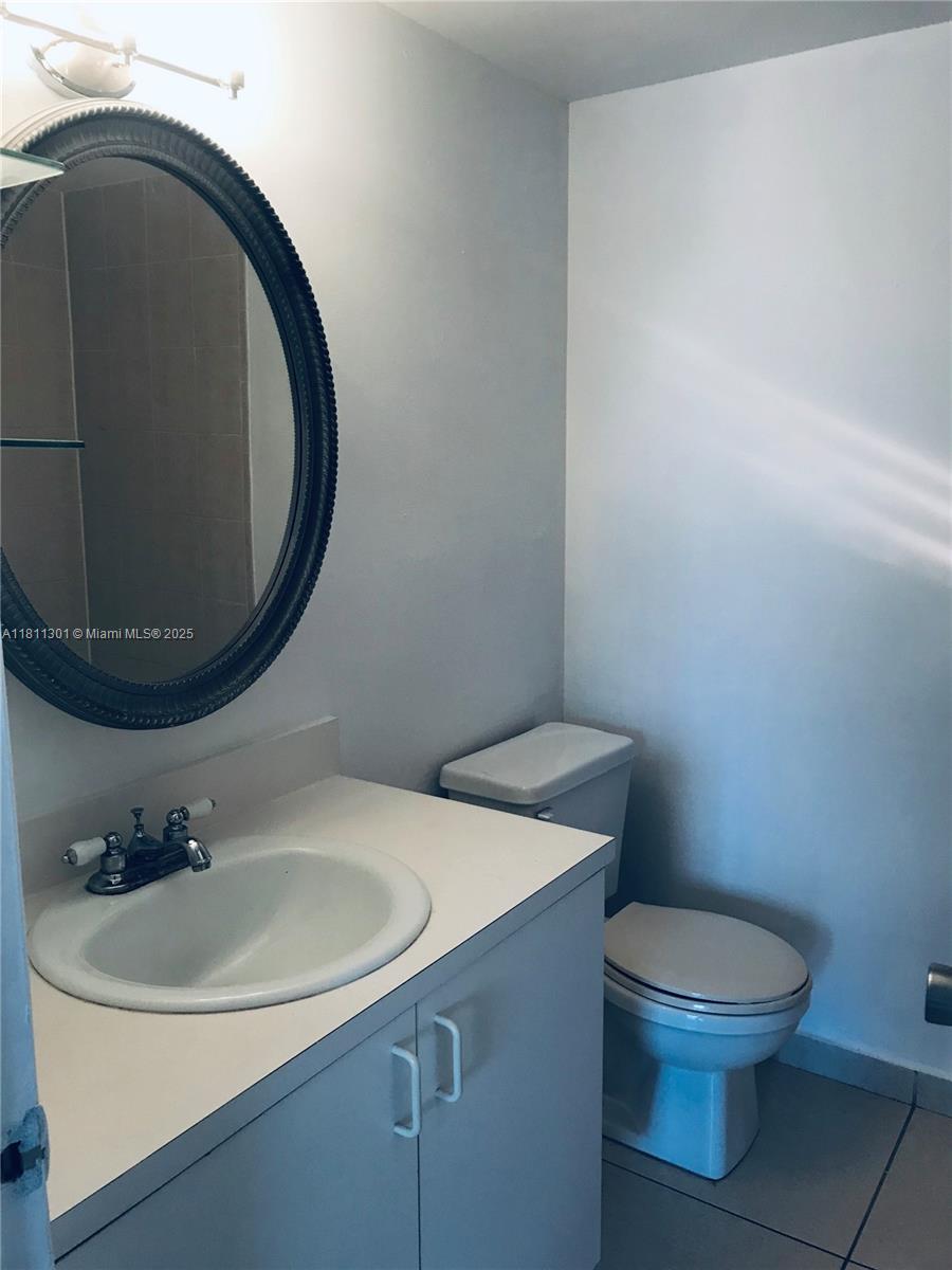 LAKEVIEW GARDENS AT MIAMI - Residential