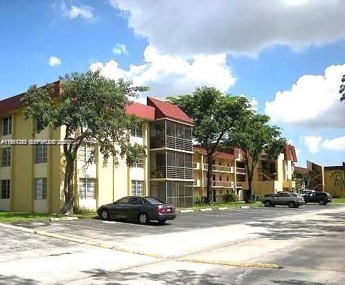 FOXCROFT APTS INC CONDO - Residential