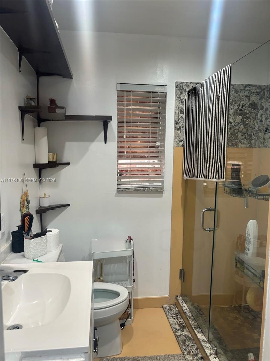 2511 NW 24th St, Miami, FL, 33142/$875,000 4 2511 NW 24th St