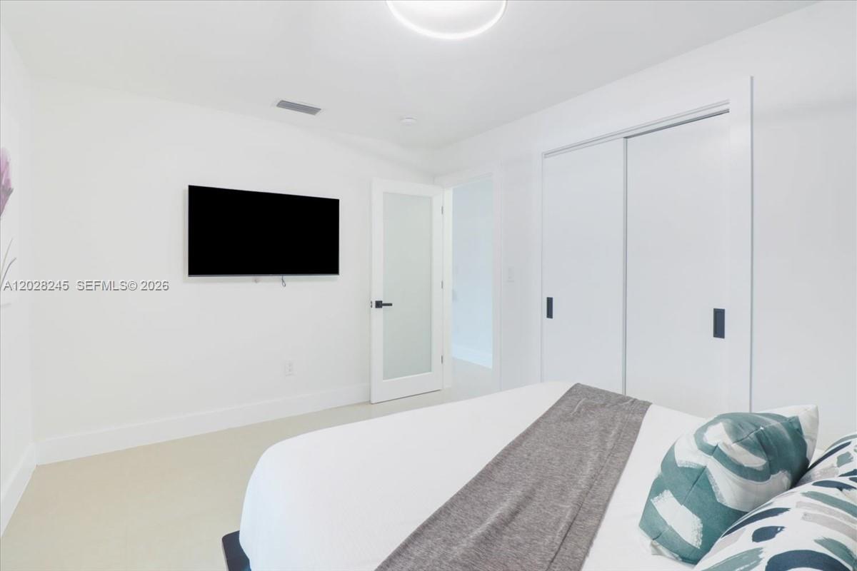 HOLLYWOOD PARK - Residential