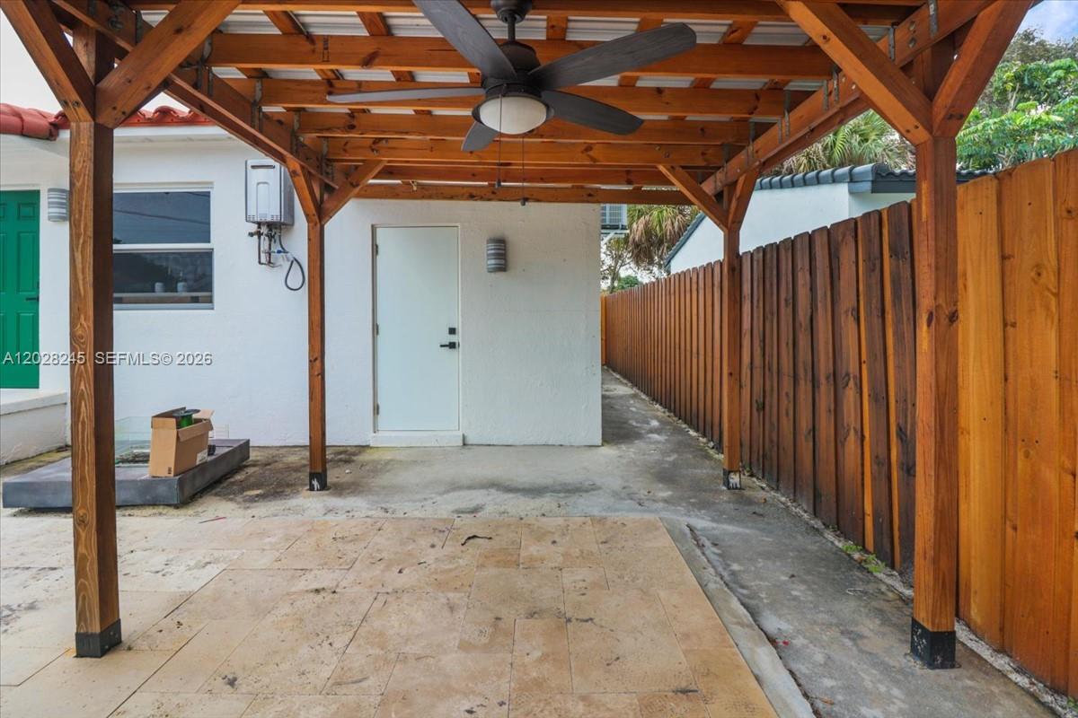 HOLLYWOOD PARK - Residential