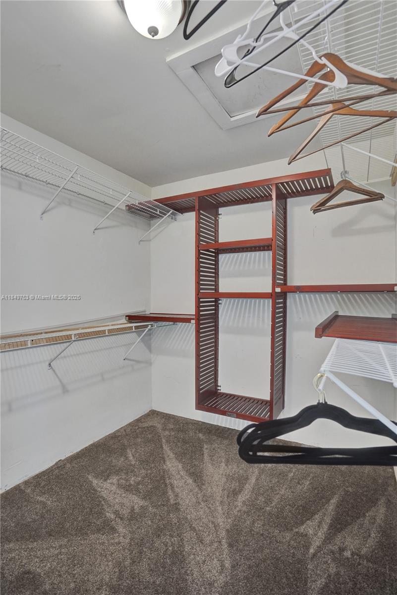 EDGEWATER ESTATES - Residential Lease