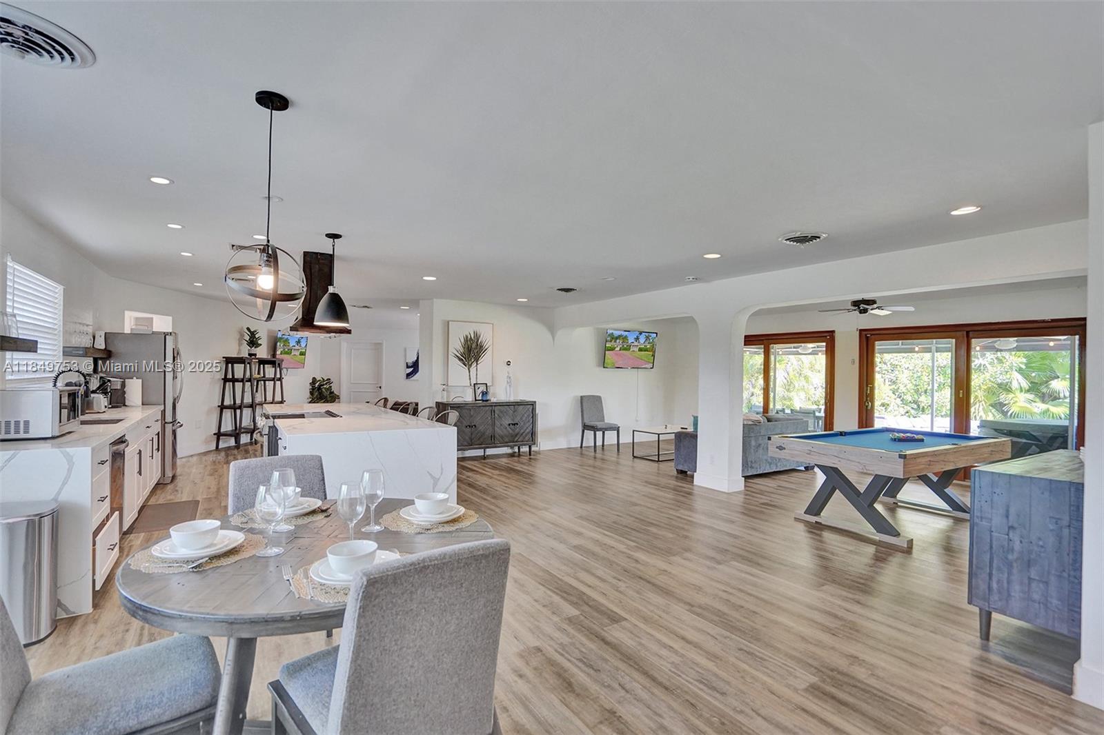 EDGEWATER ESTATES - Residential Lease