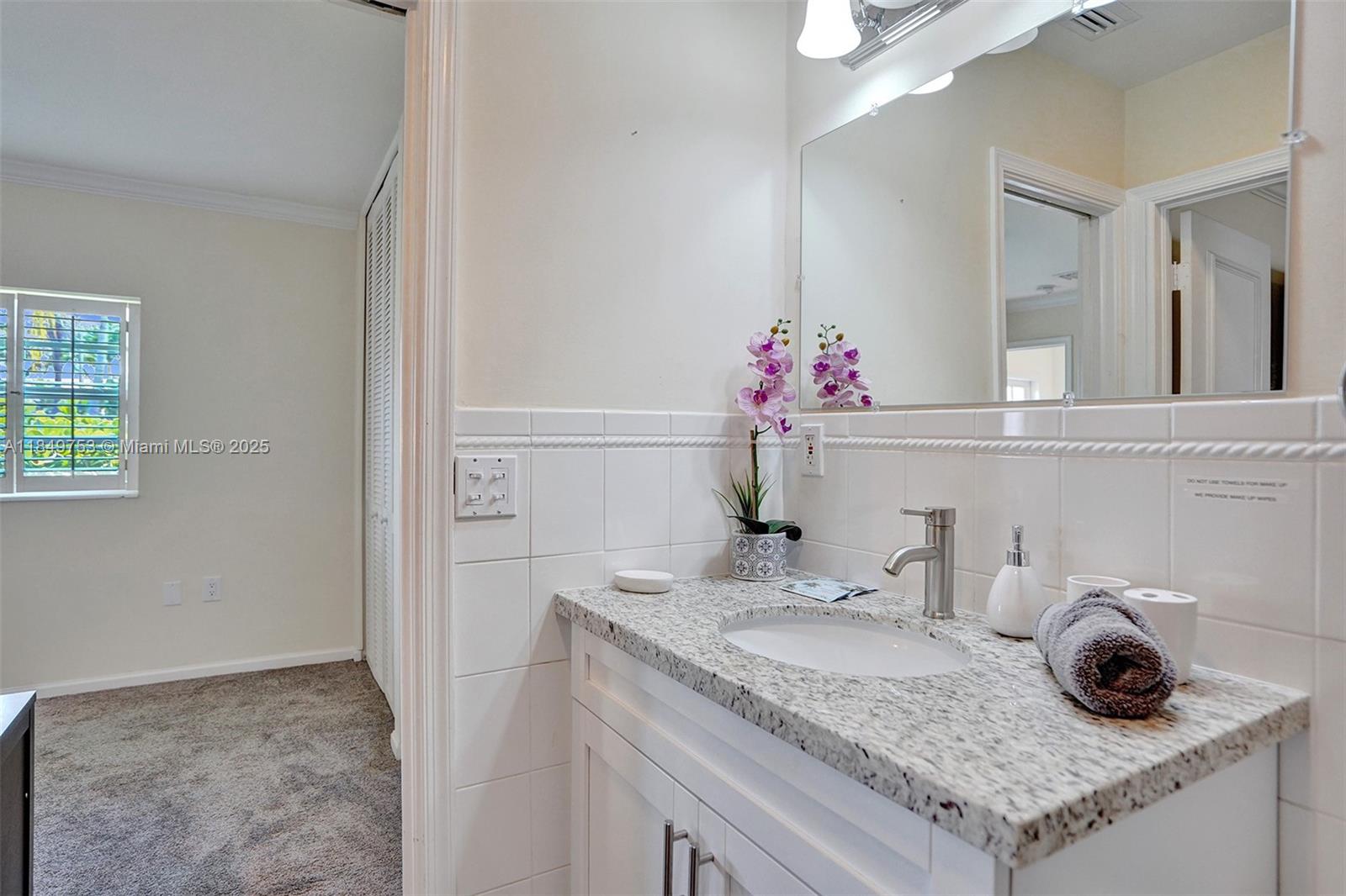 EDGEWATER ESTATES - Residential Lease