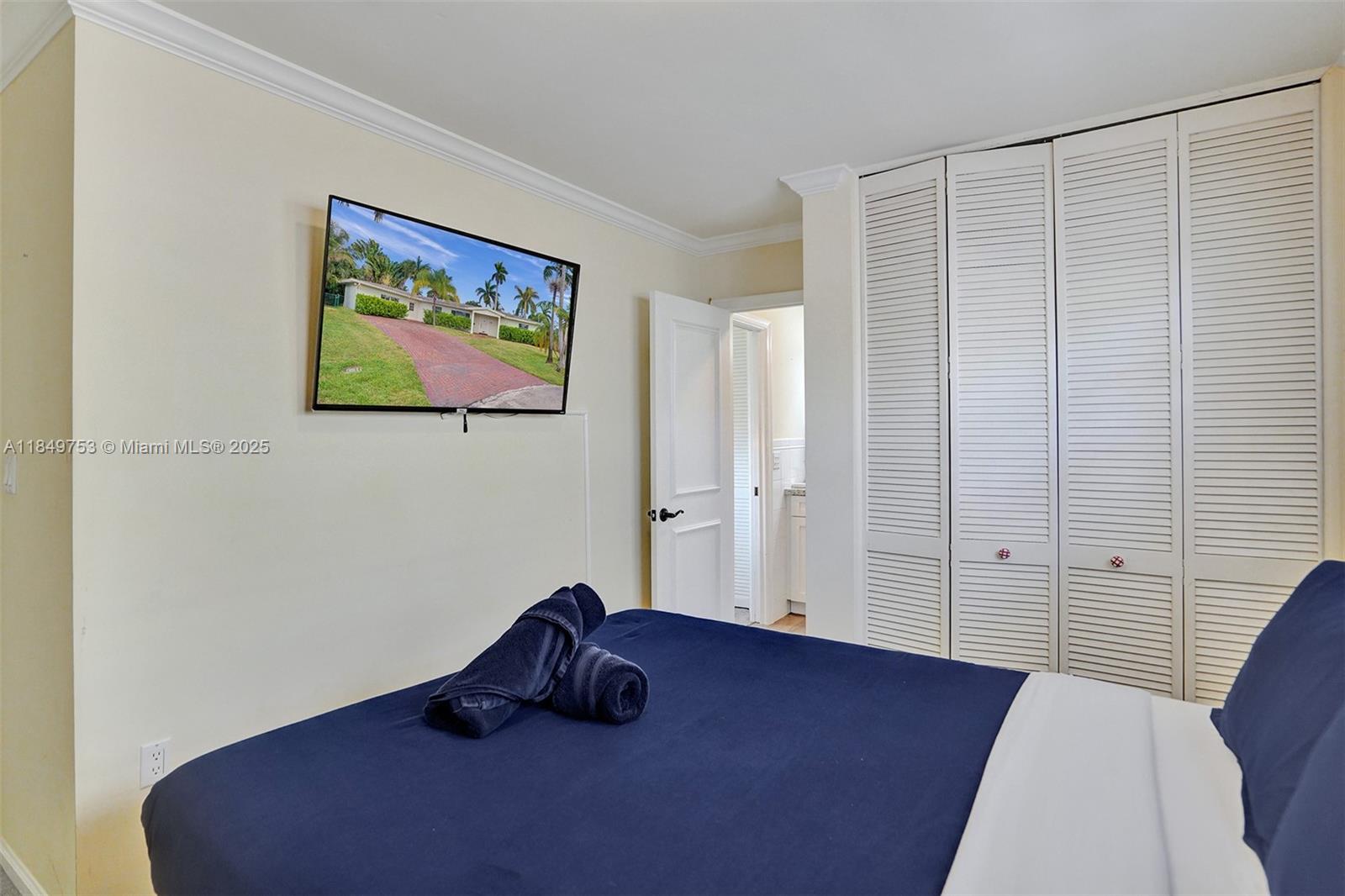 EDGEWATER ESTATES - Residential Lease