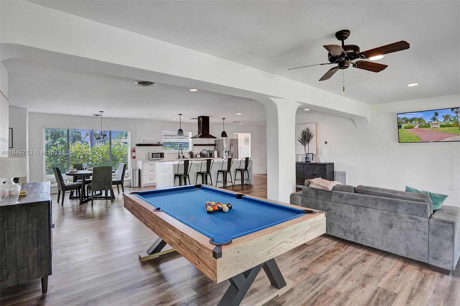 EDGEWATER ESTATES - Residential Lease