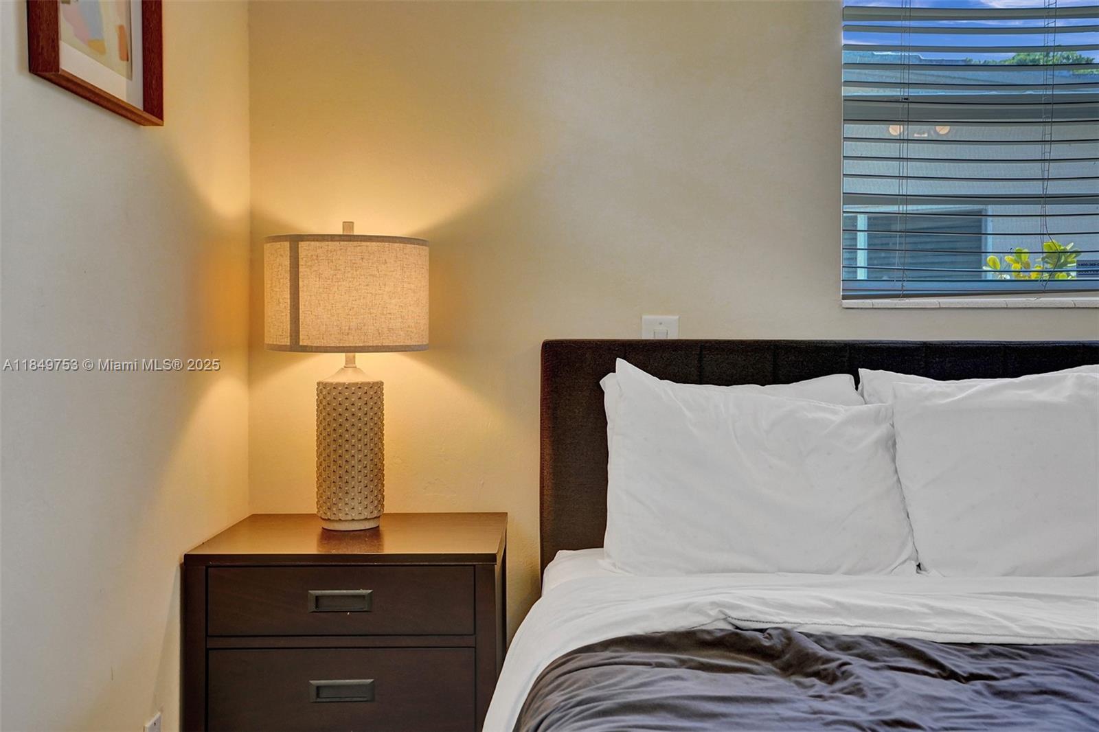 EDGEWATER ESTATES - Residential Lease