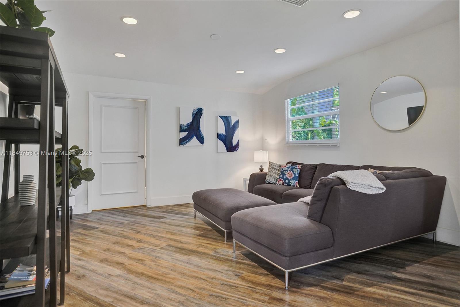 EDGEWATER ESTATES - Residential Lease