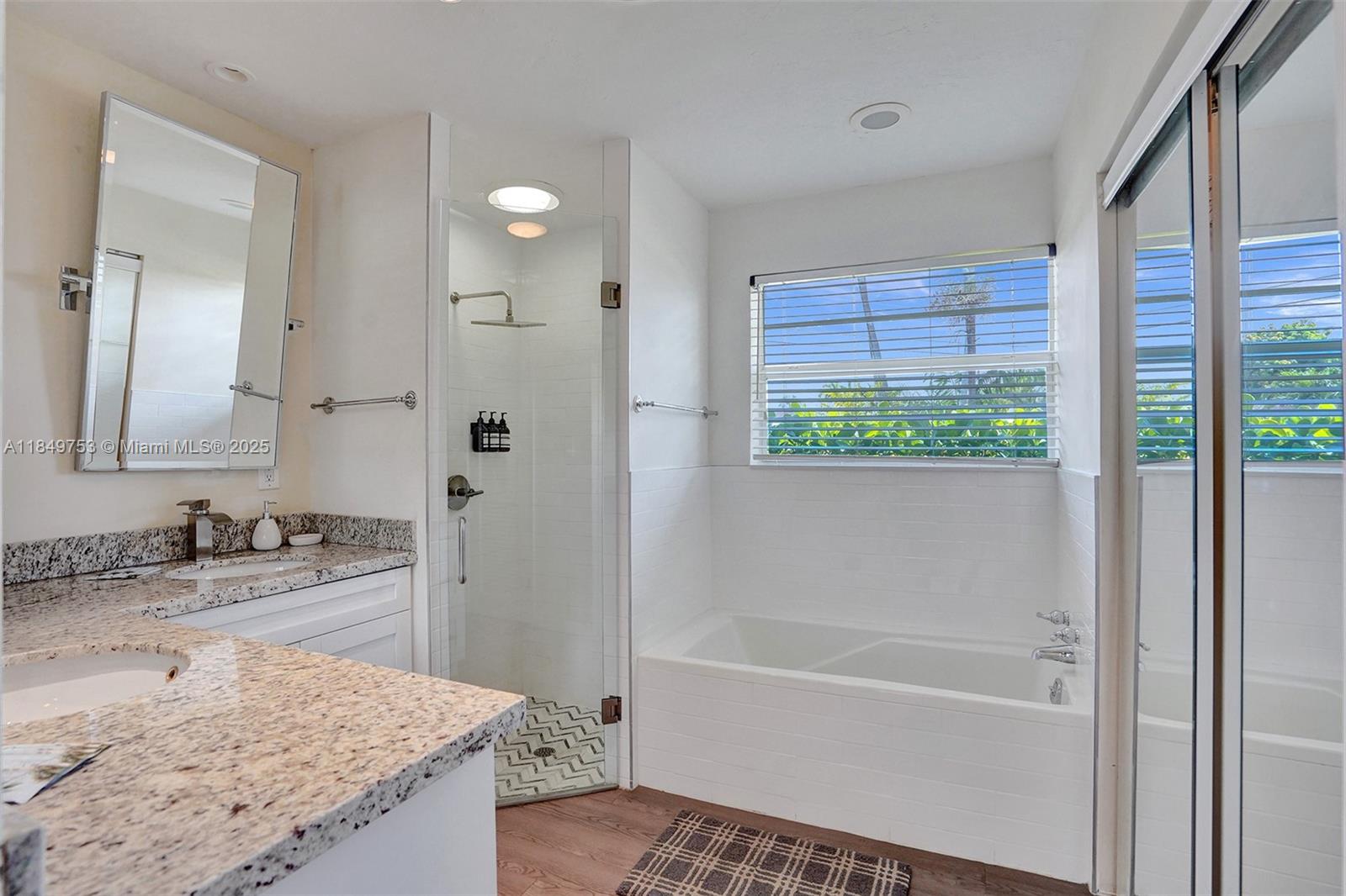 EDGEWATER ESTATES - Residential Lease