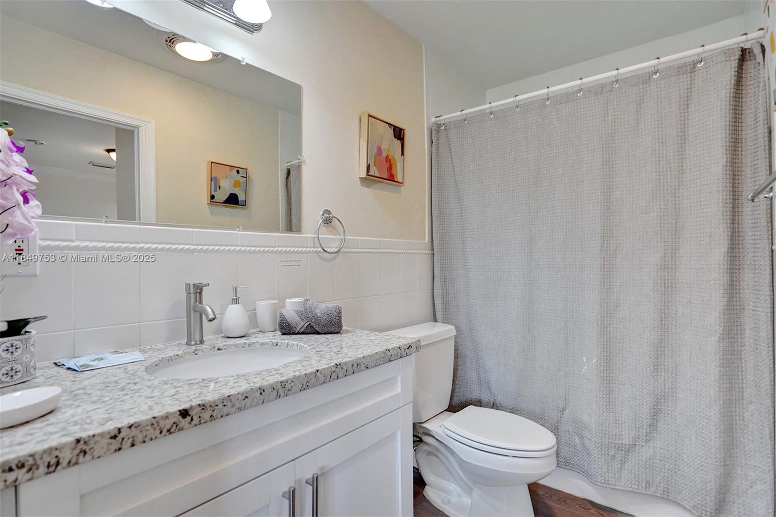 EDGEWATER ESTATES - Residential Lease