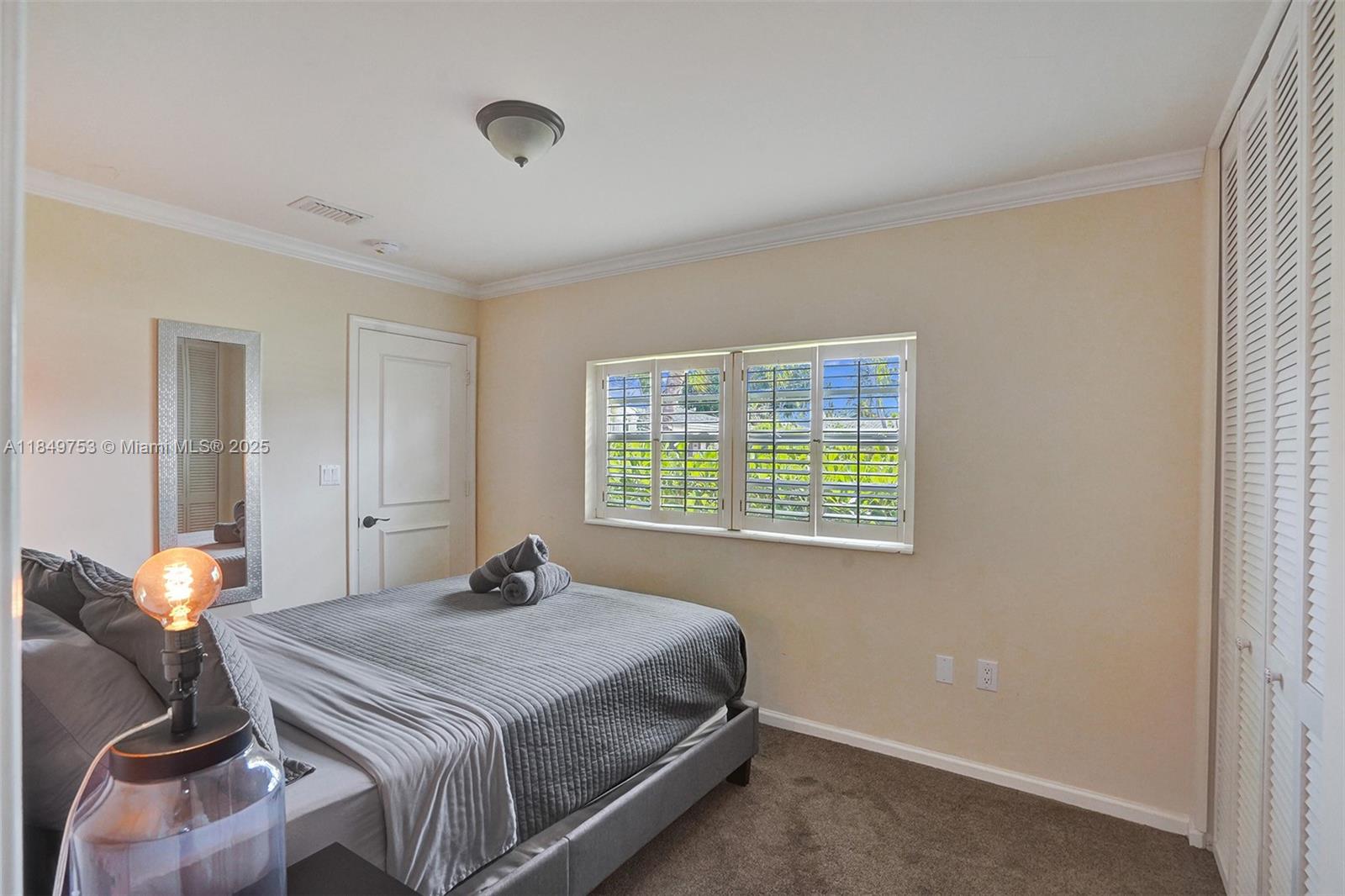 EDGEWATER ESTATES - Residential Lease