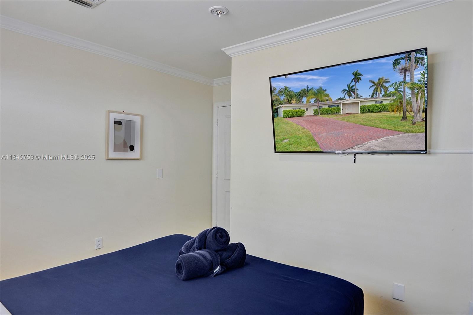 EDGEWATER ESTATES - Residential Lease