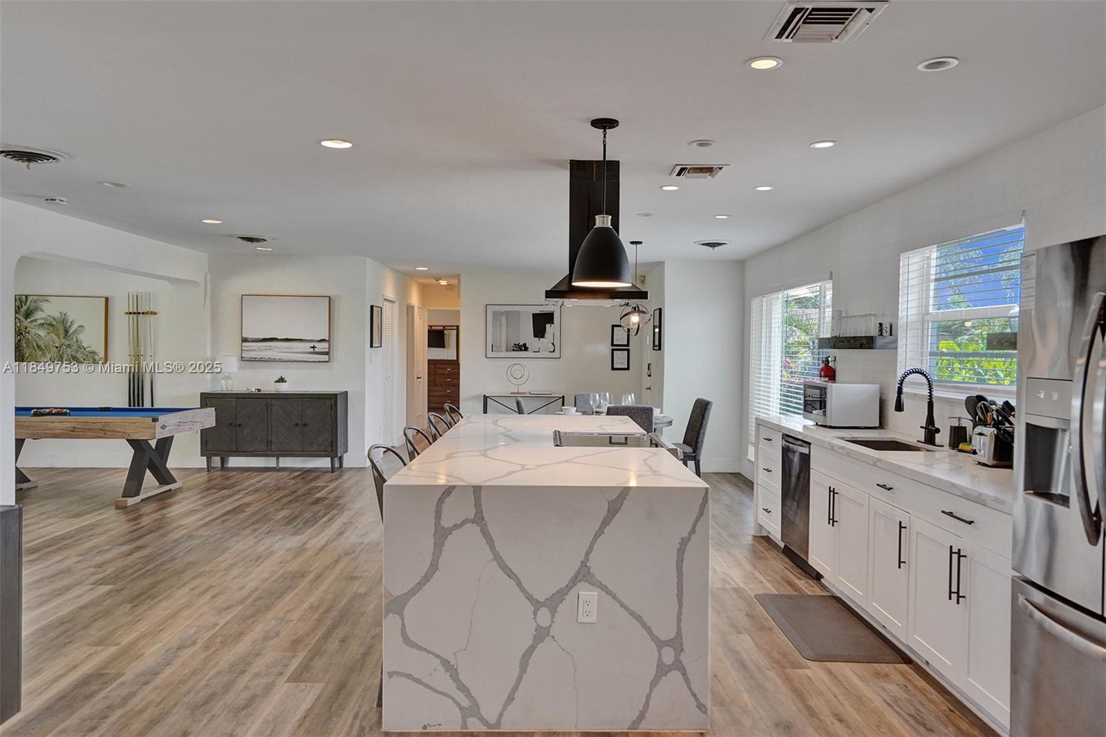 EDGEWATER ESTATES - Residential Lease