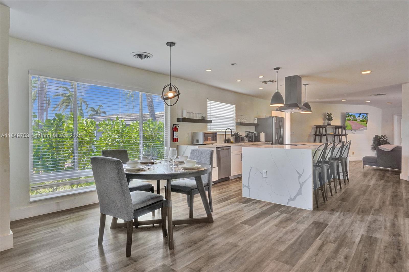 EDGEWATER ESTATES - Residential Lease