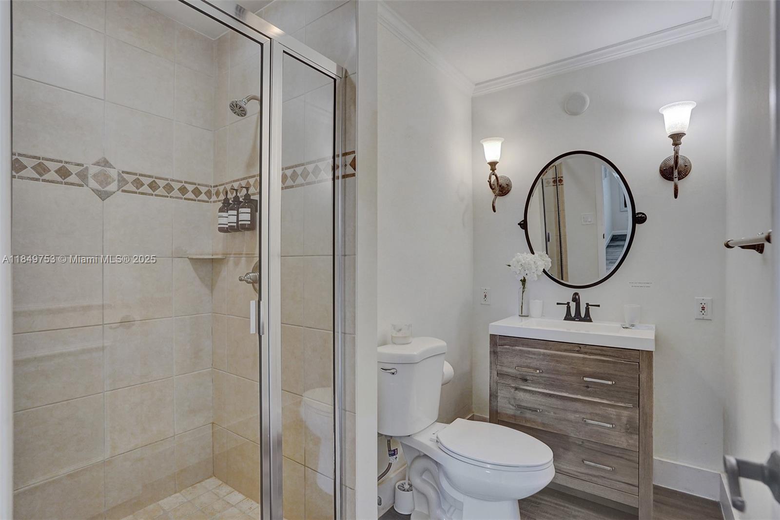 EDGEWATER ESTATES - Residential Lease