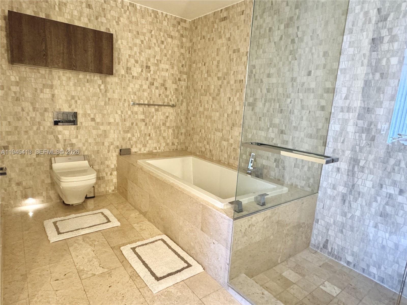 REACH CONDO - Residential