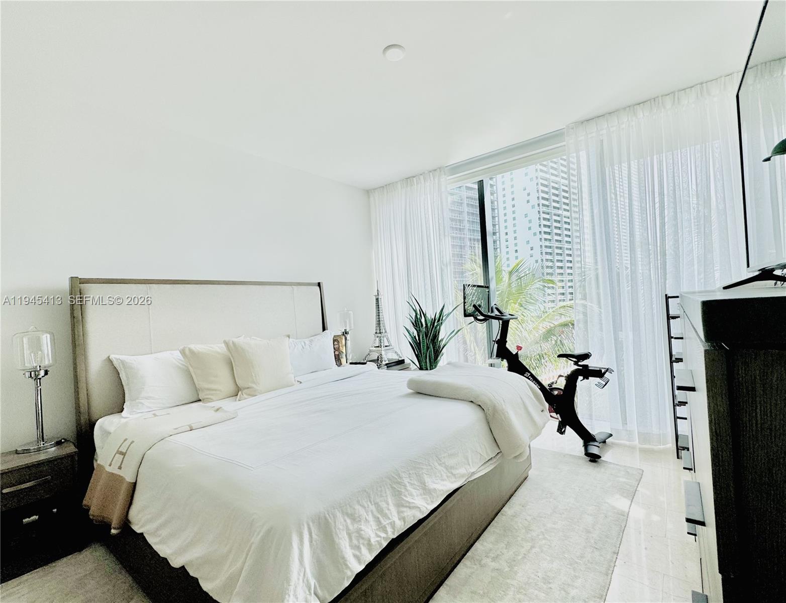 REACH CONDO - Residential