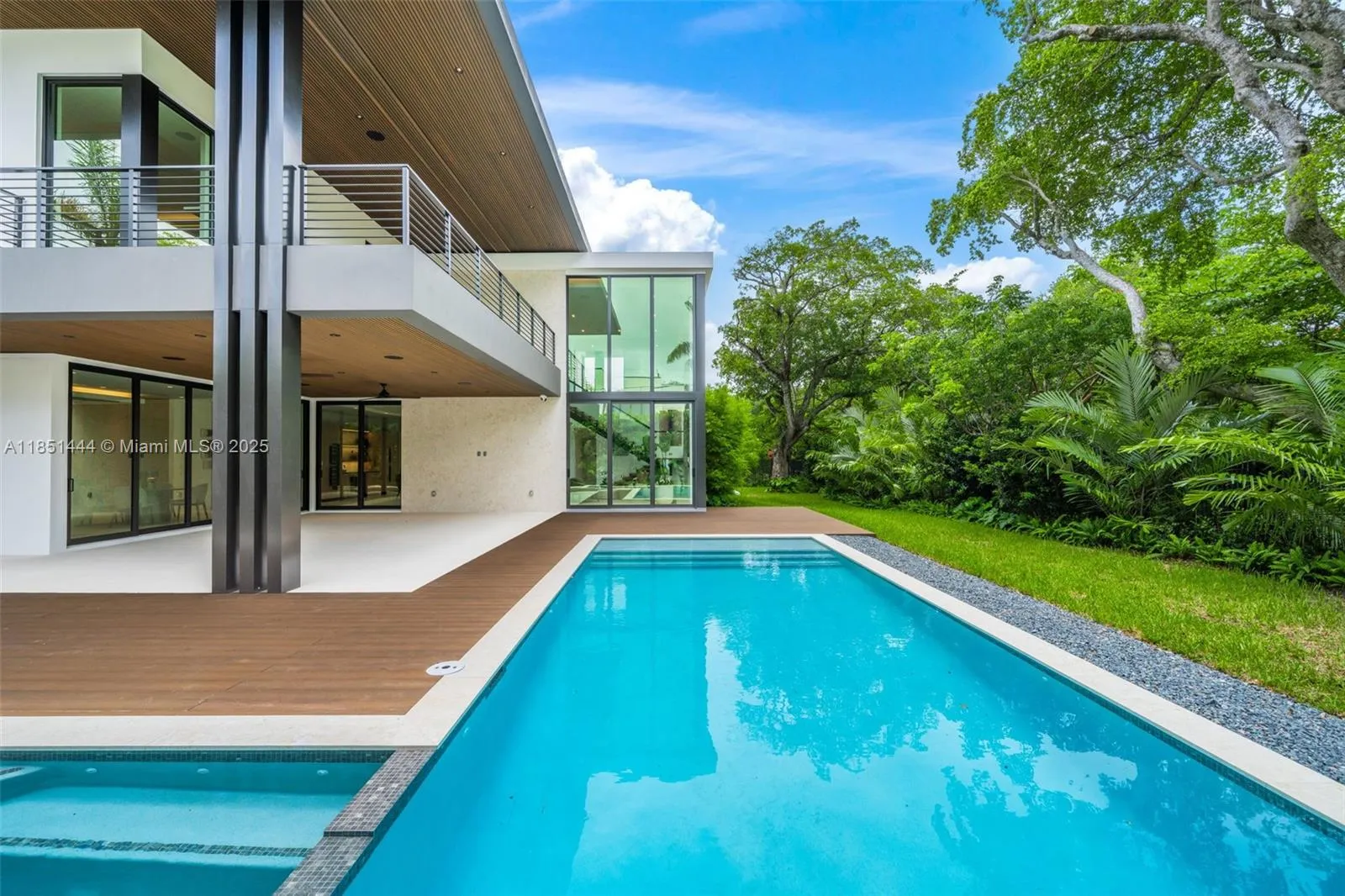 Miami, Florida 33143, United States, 7 Bedrooms Bedrooms, ,8 BathroomsBathrooms,Residential,Active,185097