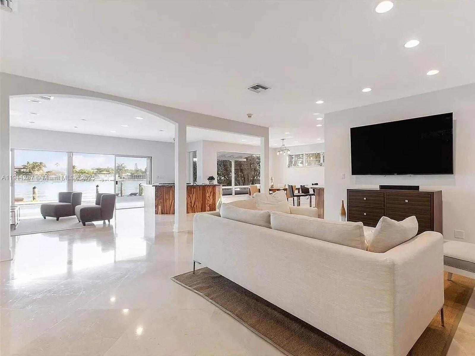 NORMANDY GOLF COURSE - Residential Lease