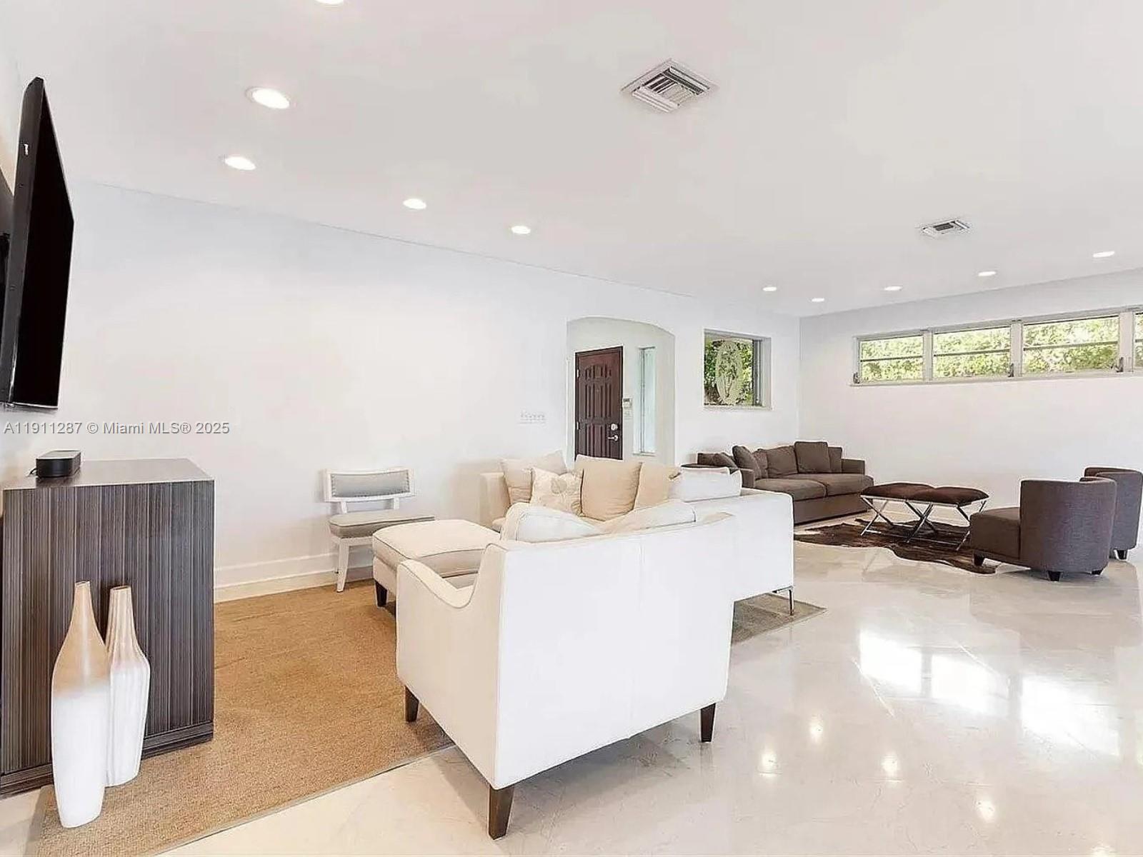 NORMANDY GOLF COURSE - Residential Lease