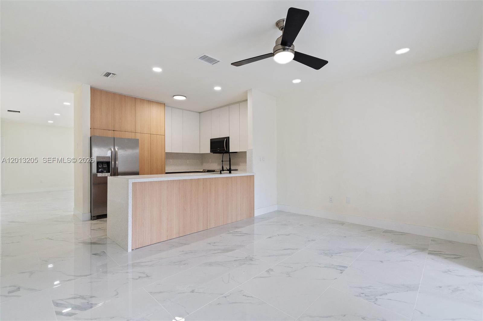 SPANISH LAKES 2ND ADDN - Residential