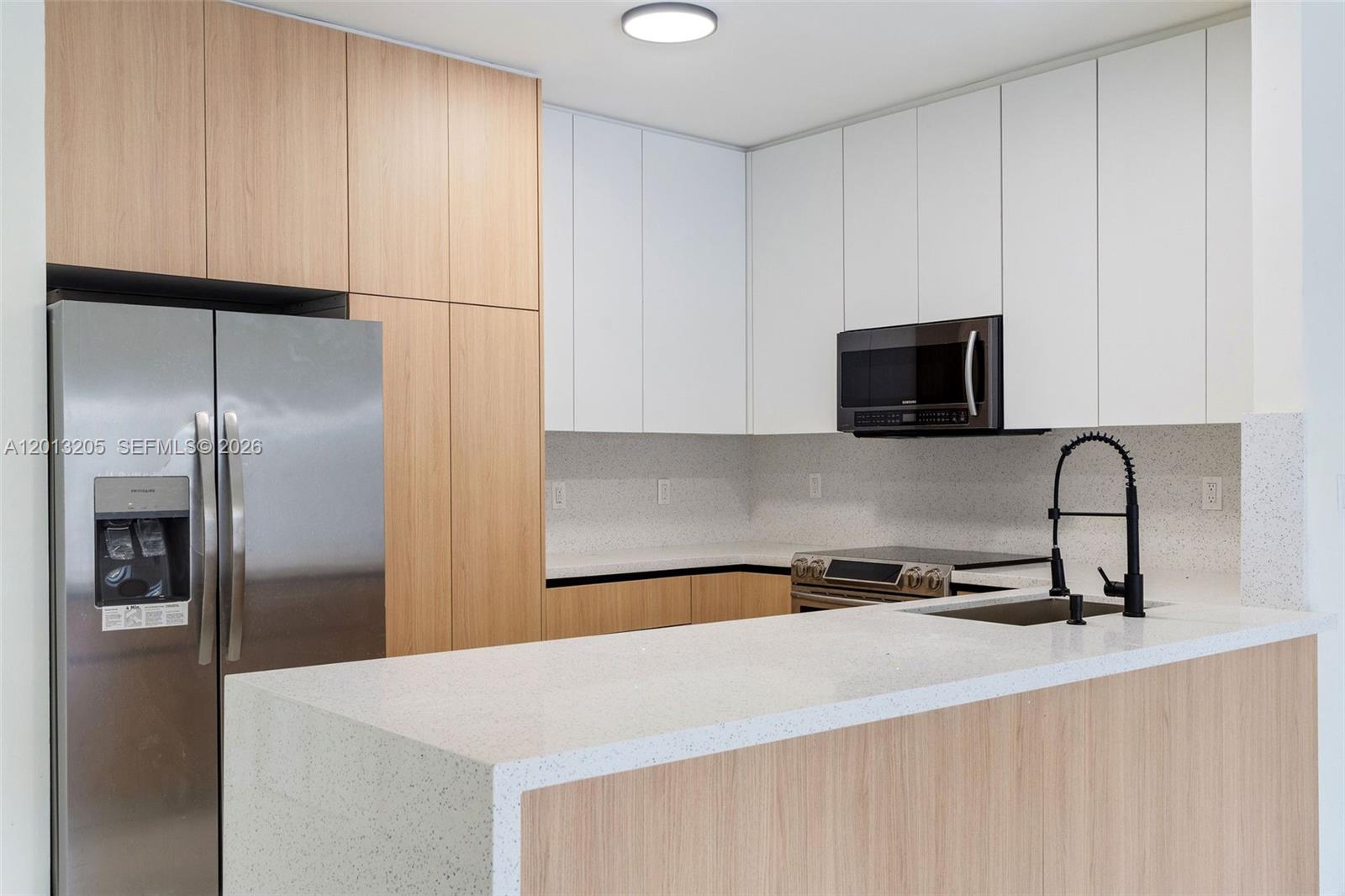 SPANISH LAKES 2ND ADDN - Residential