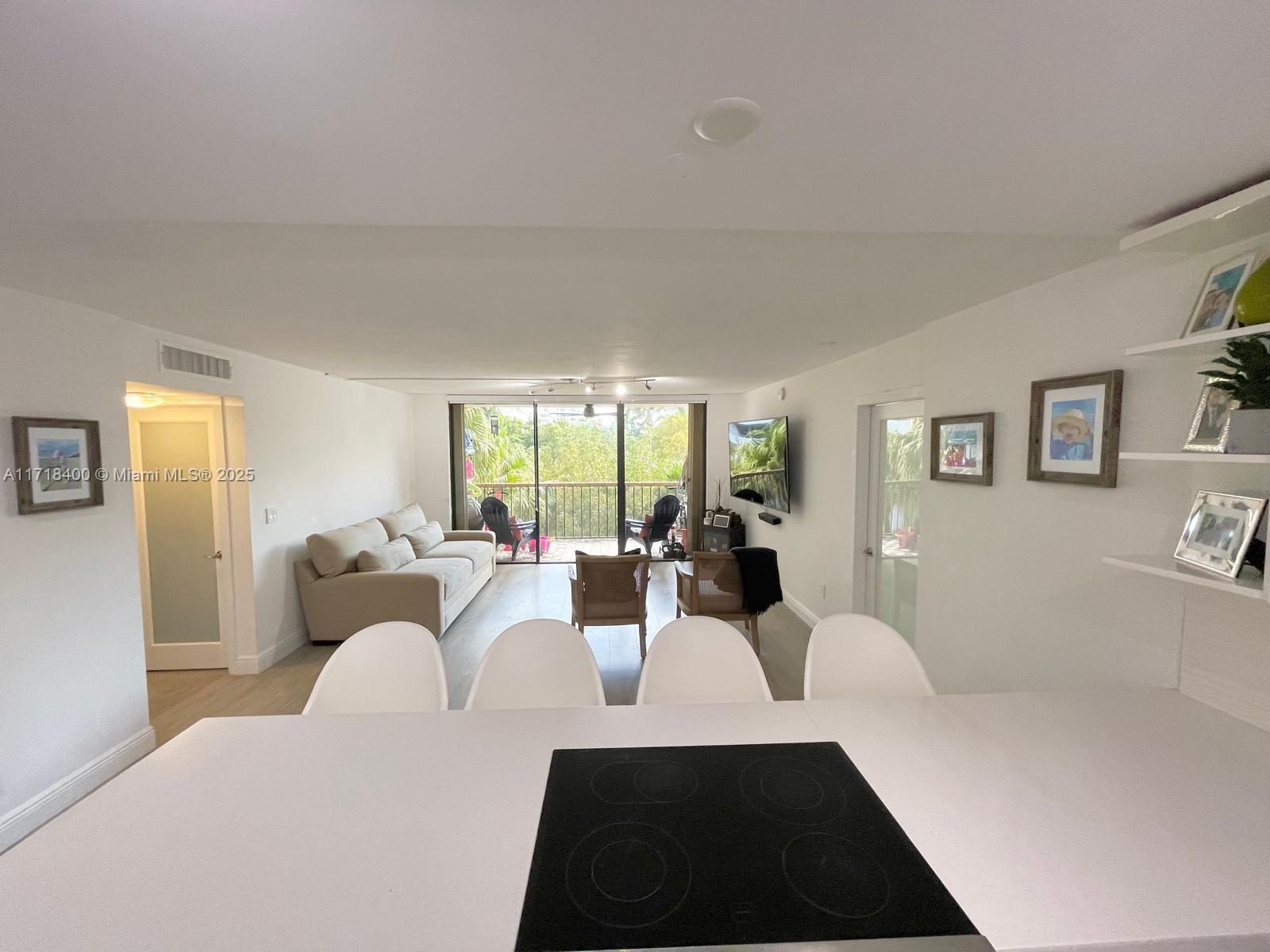 101 Ocean Lane Dr 304, Key Biscayne, Miami-Dade County, Florida - 2 Bedrooms  
2 Bathrooms - 