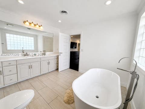 Tiny photo for 2830 NE 56th Ct, Fort Lauderdale, FL 33308 (MLS # A12077120)